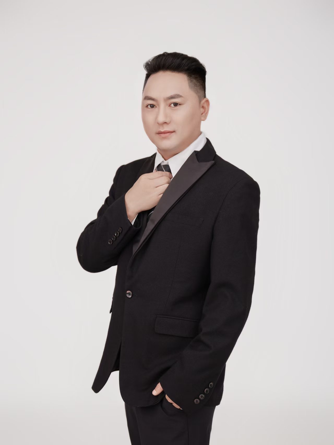 王飞 · 骨宝堂第九代传承人