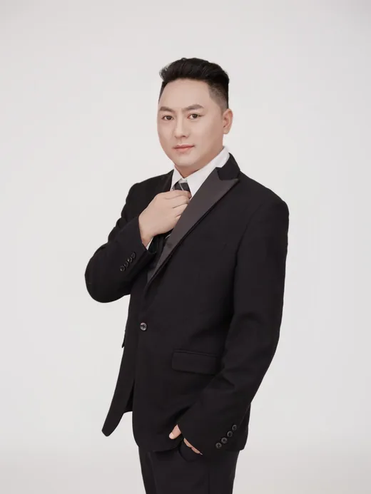 王飞 · 骨宝堂第九代传承人